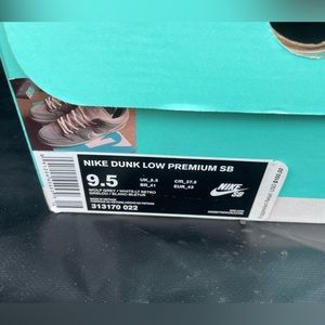 Nike SB Dunk Low “Marty McFly”